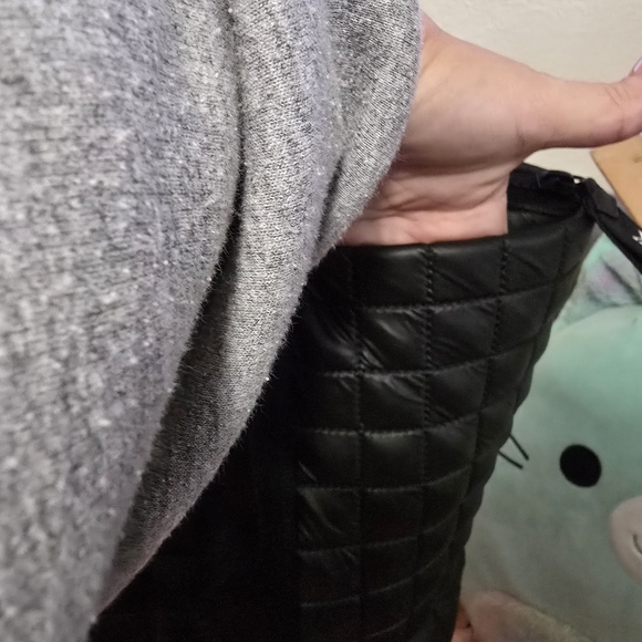 Kate Spade LARGE Black Quilted Tote with Scarf - Perfect Overnight/Travel Bag - Picture 7 of 10